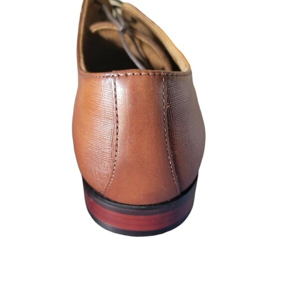 FLORSHEIM Men's Mix-Match Dress Shoes. Left is Size 9. Right is Size 8. **FLAWED - Picture 8 of 12